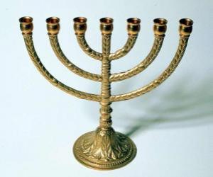 Puzzle H Menorah είναι επτά branched πολυέλαιος, σύμβολο του ιουδαϊσμού